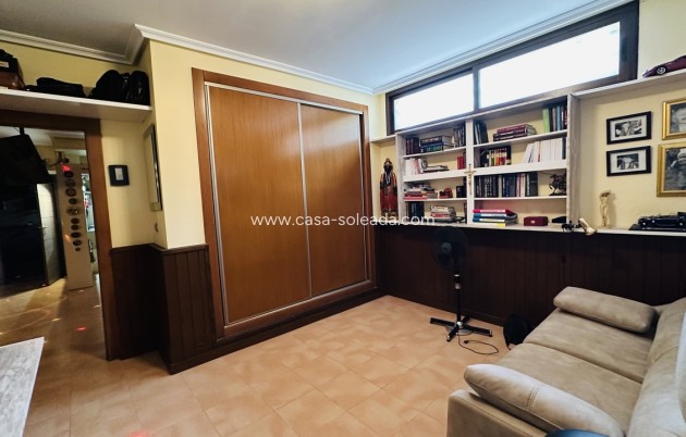 Resale - Villa - Algorfa