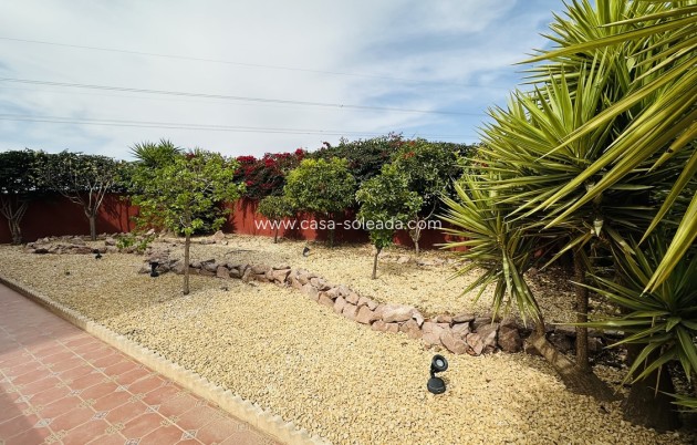 Resale - Villa - Algorfa