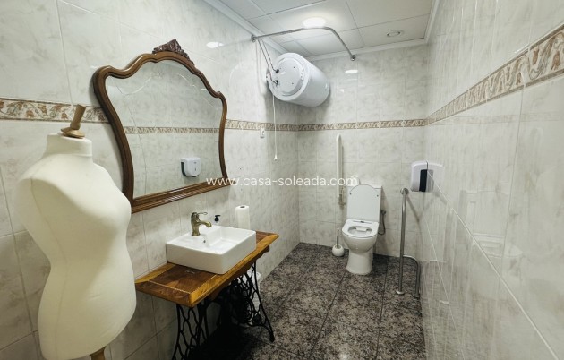 Revente - Commercial - Torrevieja