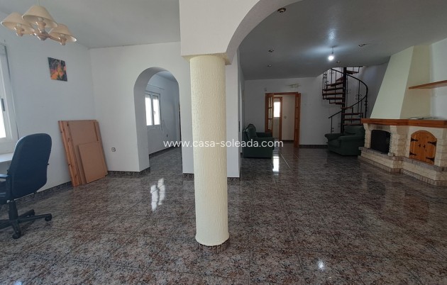Reventa - Villa - Villamartin - Villamartín