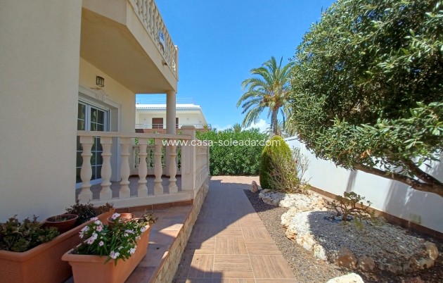 Resale - Villa - Cabo Roig