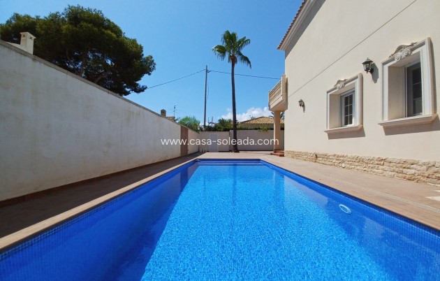Resale - Villa - Cabo Roig