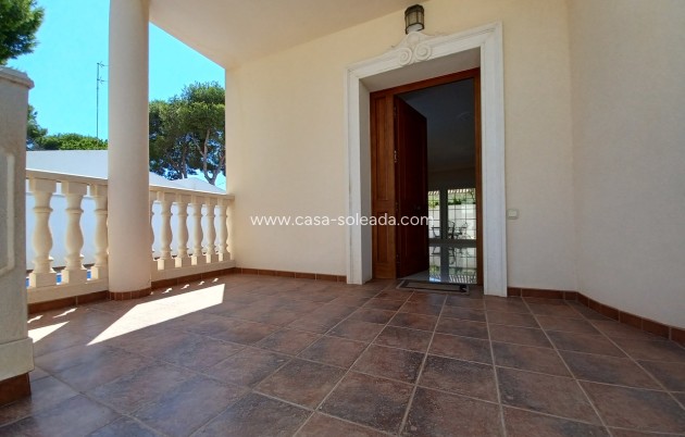 Resale - Villa - Cabo Roig