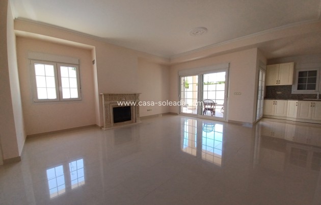 Resale - Villa - Cabo Roig