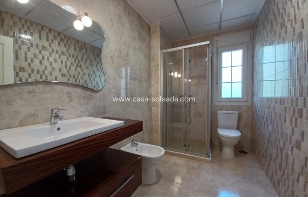 Resale - Villa - Cabo Roig