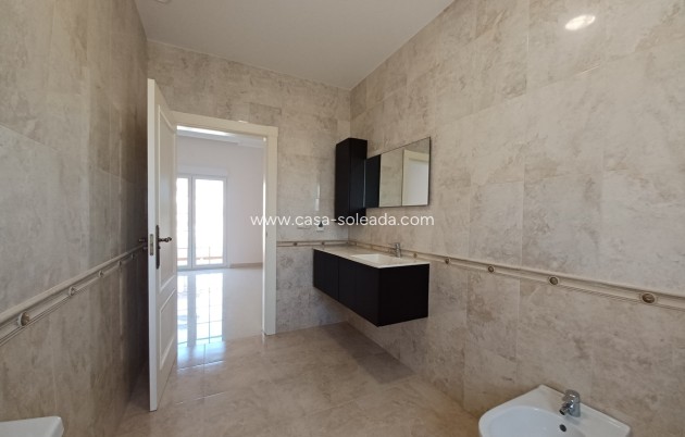 Resale - Villa - Cabo Roig