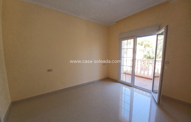 Resale - Villa - Cabo Roig