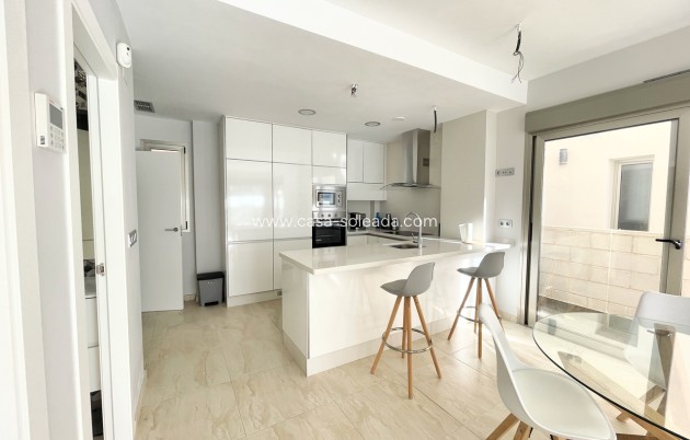 Reventa - Villa - Villamartin - Villamartín