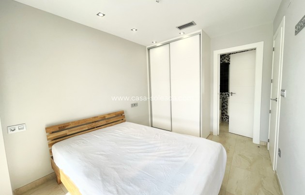 Reventa - Villa - Villamartin - Villamartín