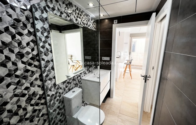 Reventa - Villa - Villamartin - Villamartín