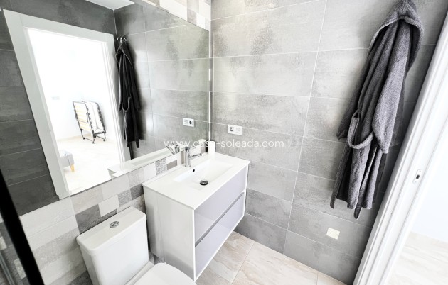 Reventa - Villa - Villamartin - Villamartín