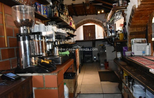 Revente - Commercial - Ciudad Quesada