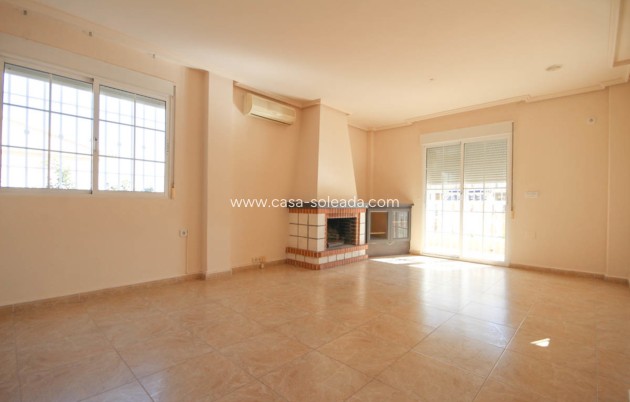 Resale - Villa - La Zenia
