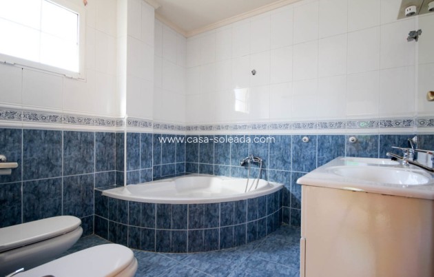 Resale - Villa - La Zenia