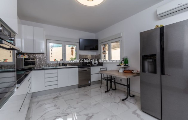 Herverkoop - Villa - Alicante - Costa Blanca