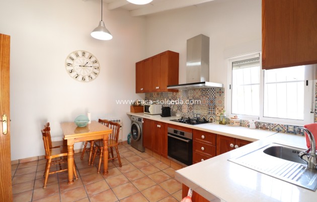 Resale - Country Property/Finca - Benijofar