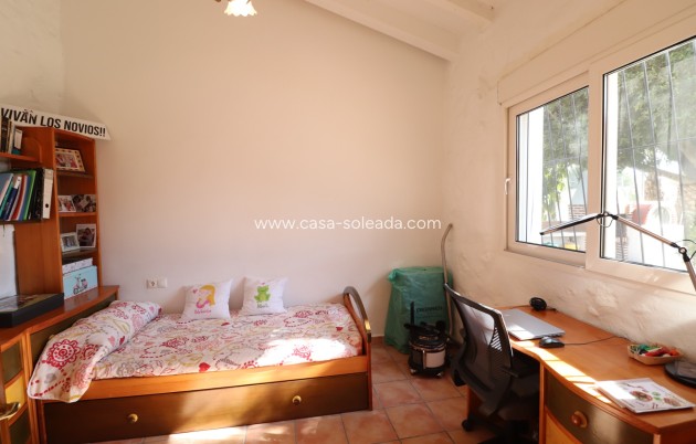 Resale - Country Property/Finca - Benijofar