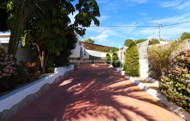 Resale - Country Property/Finca - Benijofar