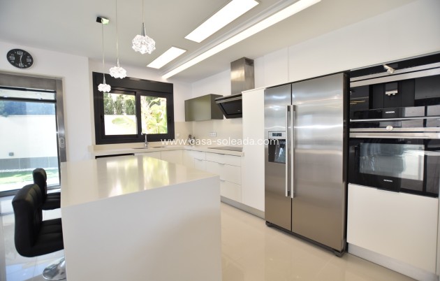 Resale - Villa - San Miguel de Salinas