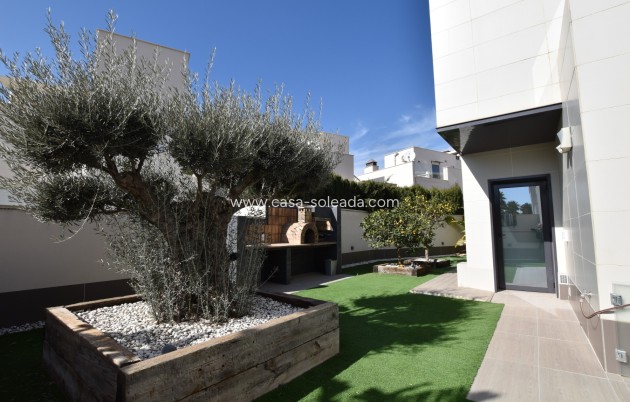 Resale - Villa - San Miguel de Salinas
