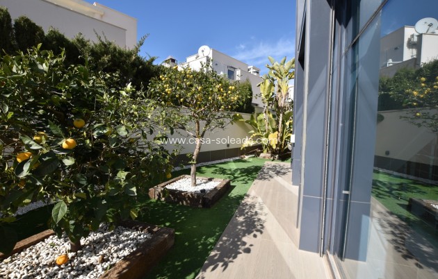 Resale - Villa - San Miguel de Salinas