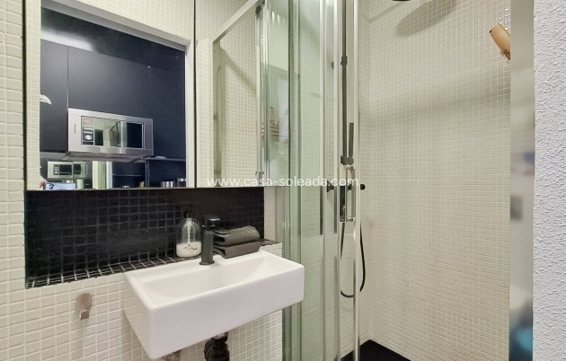 Resale - Apartment / flat - Torrevieja - Center