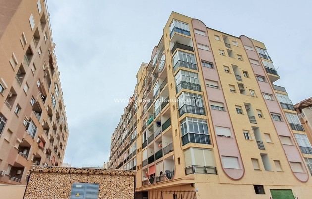 Resale - Apartment / flat - Torrevieja - Center