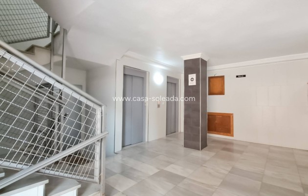 Resale - Apartment / flat - Torrevieja - Center