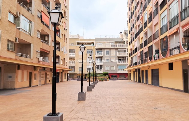 Resale - Apartment / flat - Torrevieja - Center